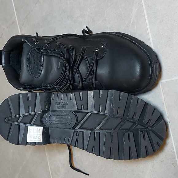 Sketchers boots - Picture 4 of 4